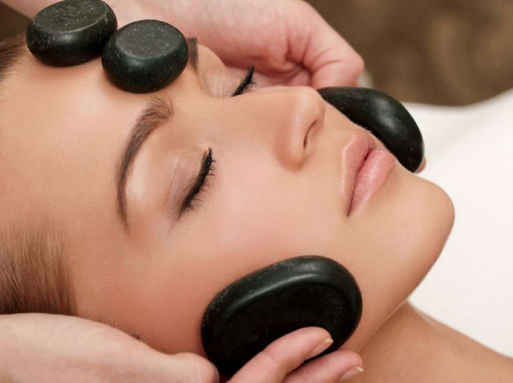 Body Revive hot stones face